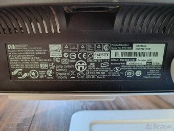 Predám LCD monitor HP w2007v 20palcov - 2