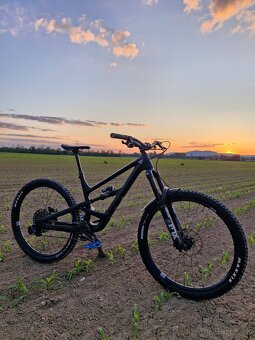 YT Capra Core 3 (2021) - 2