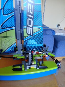Lego Technic Katamarán - 2
