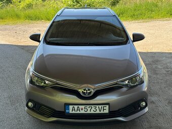 Toyota Auris combi 1.6 97kW, 8/2015 kup.SR 106tis.km - 2