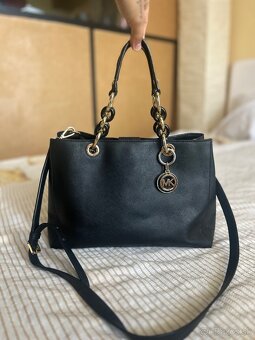 Cierna kabelka michael kors - 2