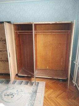 Trojdielna skriňa - 2