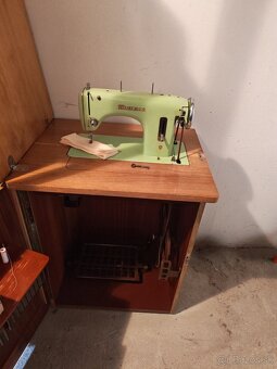 Šijací stroj Minerva. - 2
