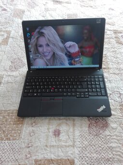 Lenovo. Intel. 15,6"LED. 500GB. Baterka dobrá. - 2