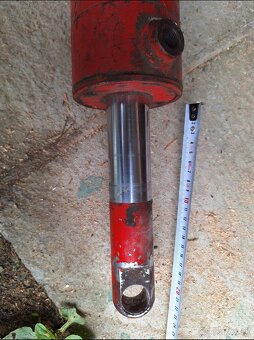 Hydraulicky valec - 2