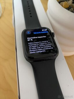 Apple Watch Series 5 GPS, 44mm - 2