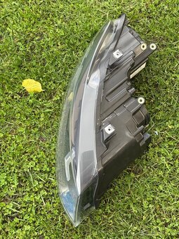 Predné svetlo VW POLO - 2