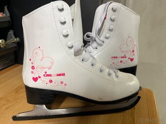 Predám dievčenské korčule - 2