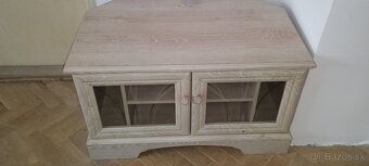 Skrinka/stolik pod TV - 2