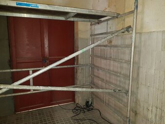 Predám Veľké Hliníkové Lešenie. - 2