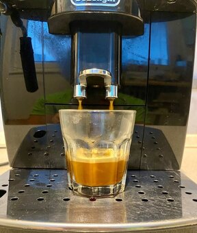 Kávovar delonghi - 2