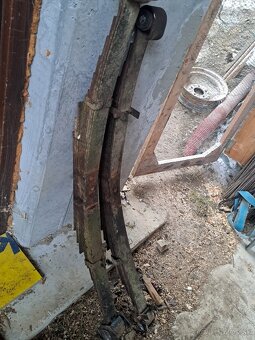 Aro  m461  predne listove pera - 2