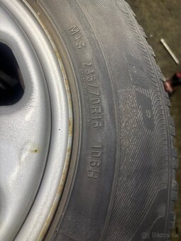 235/70 r16 good year all wheater - 2