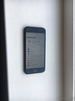 -‘.Predam IPhone Se 2020 64GB - 2