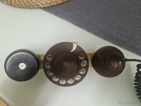 Starý telefón retro spojarsky - 2