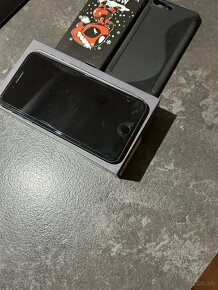 Iphone 8 Plus 64 GB Space Grey - 2