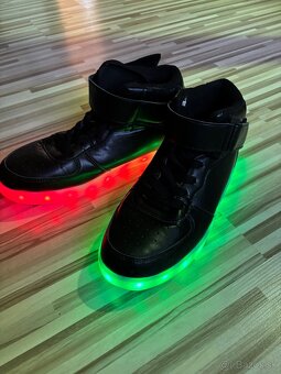 LED svietiace tenisky - 2