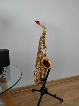 Predám Alto saxofón Yamaha YAS280 ladenie Eb - 2