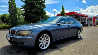 BMW 730i - 2