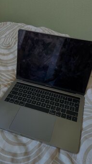 MacBook Pro 13" (2017) - 2