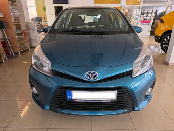 TOYOTA YARIS 1.5 CVT Hybrid, automat r.2013 - 2