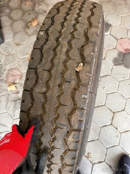 Pneumatiky 10.00 R20 Barum radial - 2