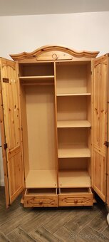 Skriňa z masívu - 2