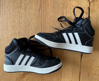 Čierne vyššie tenisky Adidas č. 32 - 2