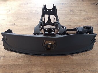 Palubovka Mercedes w205 - 2