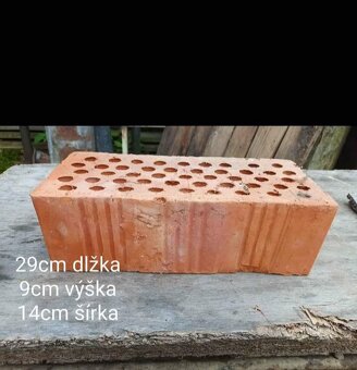 Červená tehla - 2