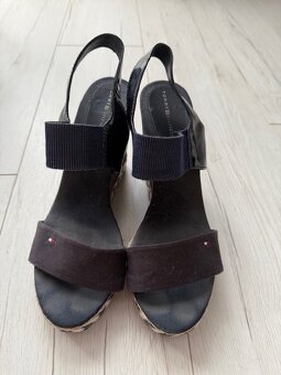 Sandále na platforme - 2