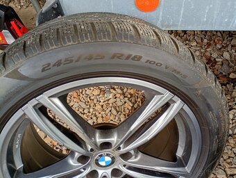 Predám 4 elektróny 245/45r18-100v zimné - 2
