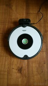 Robotický vysávač iRobot Roomba 605 - 2