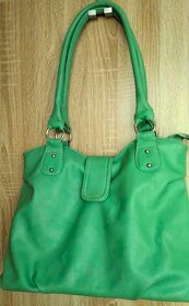 Väčšia zelená kabelka s dlhšími rúčkami - 2