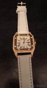 Prekrásne dámske hodinky bielej farby - 2