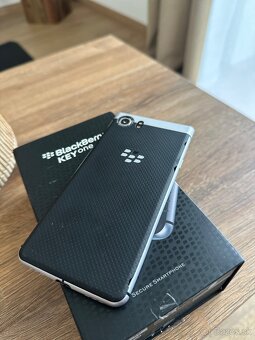 Blackberry KEYone - 2
