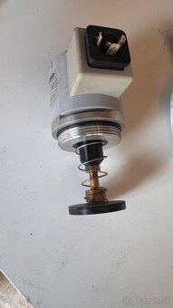 Elektromagnetický ventil PEVEKO EVPE 1050.02 + spätný ventil - 2