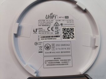 Ubiquiti UniFi UAP-AC-PRO + TP LINK switch - 2