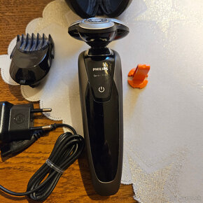 Predám holiaci strojček Philips S 9111/31. - 2