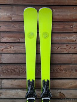 Prémiové švýcarské lyže AK YELLOW POP, 160cm, 2023 - 2