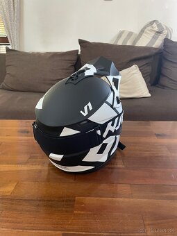 Motocross prílba. - 2