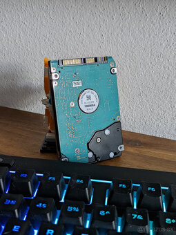 640GB Toshiba 2.5" HDD • Tichý chod • 100% SMART - 2