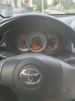 Toyota RAV4 - 2
