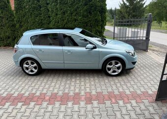 Opel Astra 1,8i Panorama Top stav benzín manuál 103 kw - 2