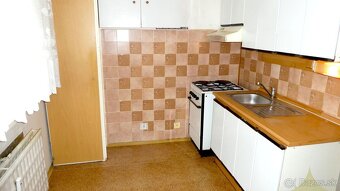 Na predaj mimoriadne zachovalý 2 izbový byt s loggiou v Luče - 2