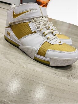 Nike LeBron Zoom 2 ‘Maccabi’ - 2