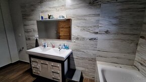 Rodinný dom na samote blízko jazera + 2,4 ha pôdy - 2