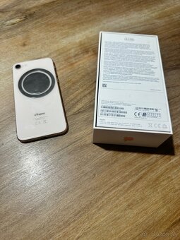 iPhone 8 Gold 64 GB - 2