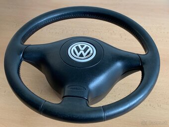 Tříramenný volant Volkswagen - 2