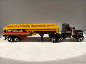 MATCHBOX CONVOY - KENWORTH AERODYNE + CISTERNA SUPERGAS - 2